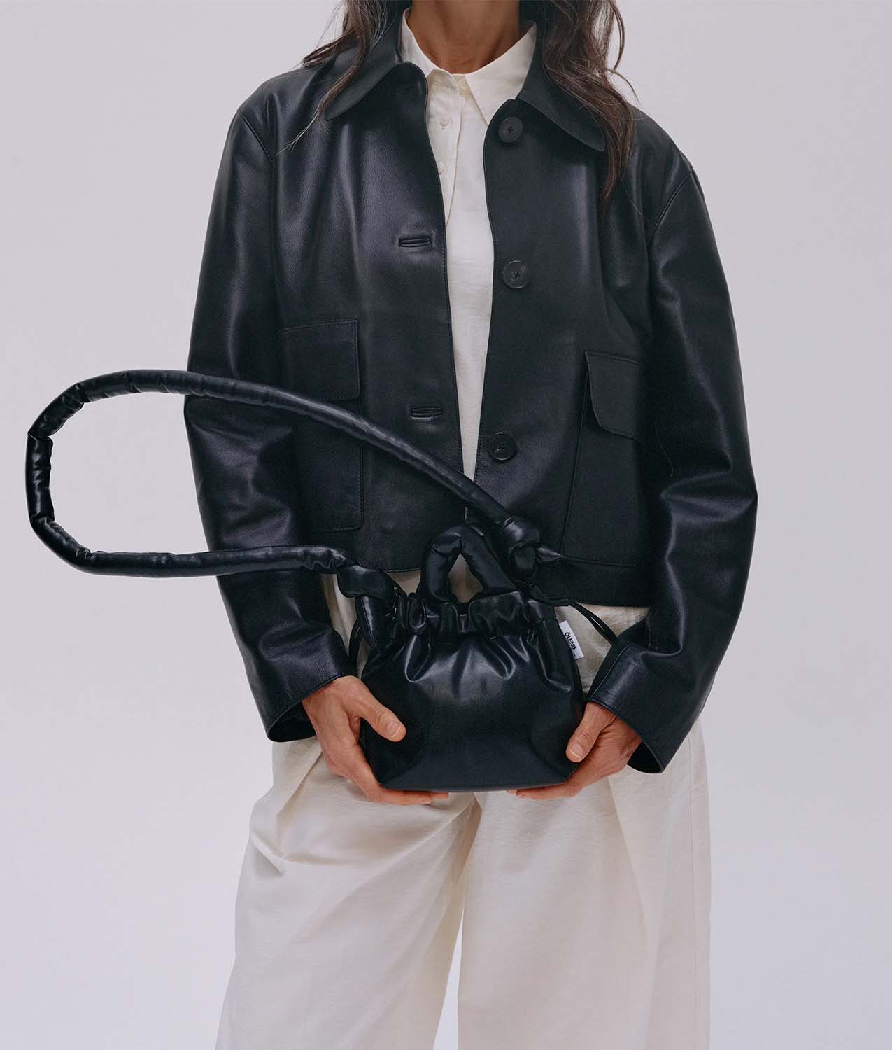 Micro Ona Leather - Black